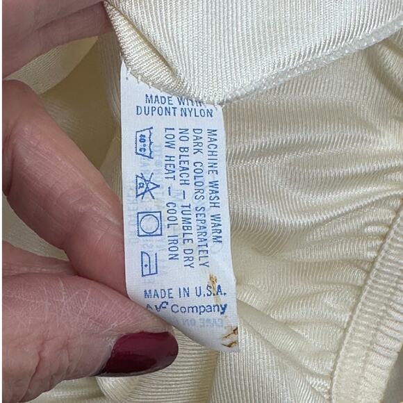 NEW old Stock VINTAGE Vanity Fair cream fashion slip Jordan Marsh SMALL - Picture 2 of 6